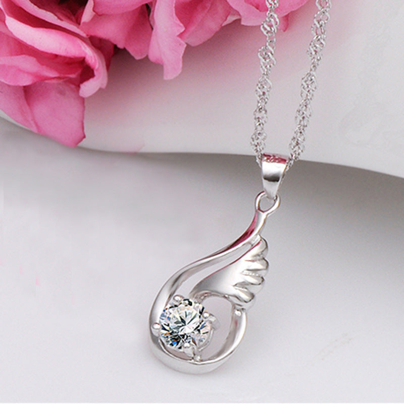 Fashion Angel Wing Pendant Necklace for Women