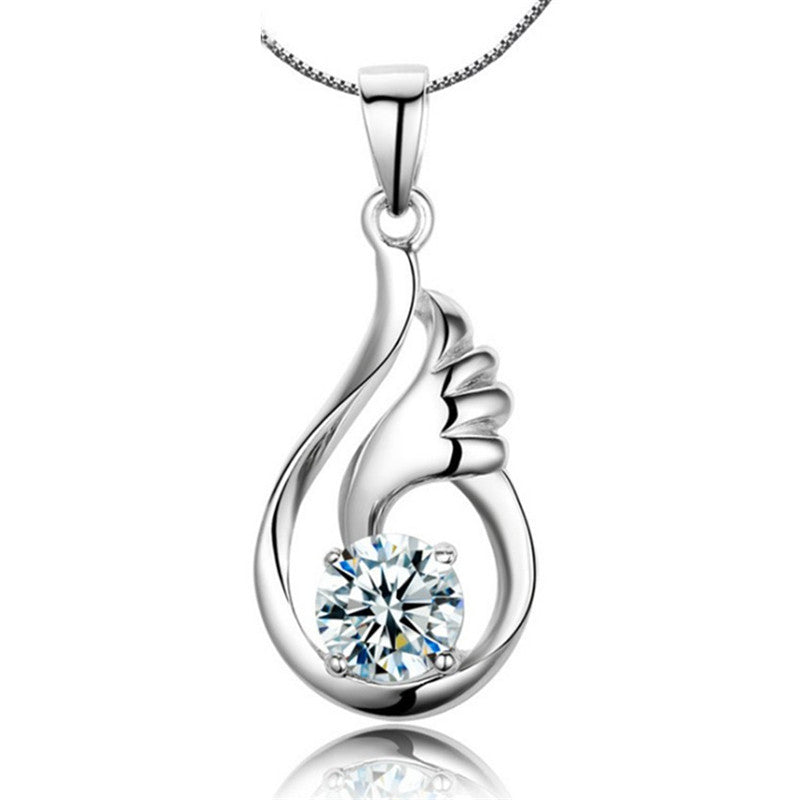 Fashion Angel Wing Pendant Necklace for Women