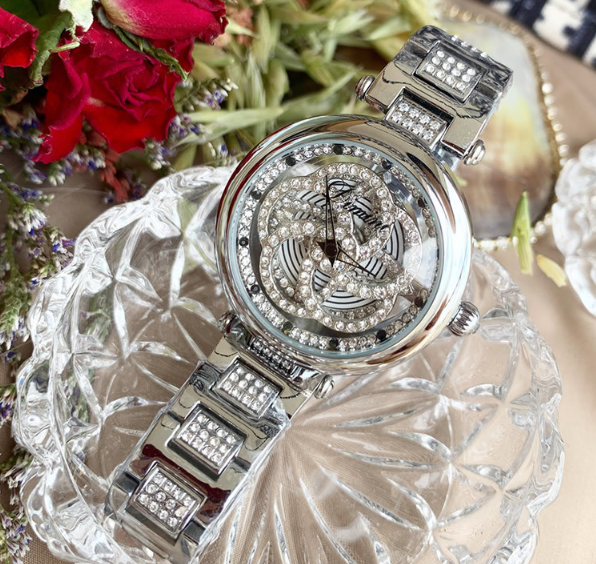 Women's Quartz Watch with Steel Band